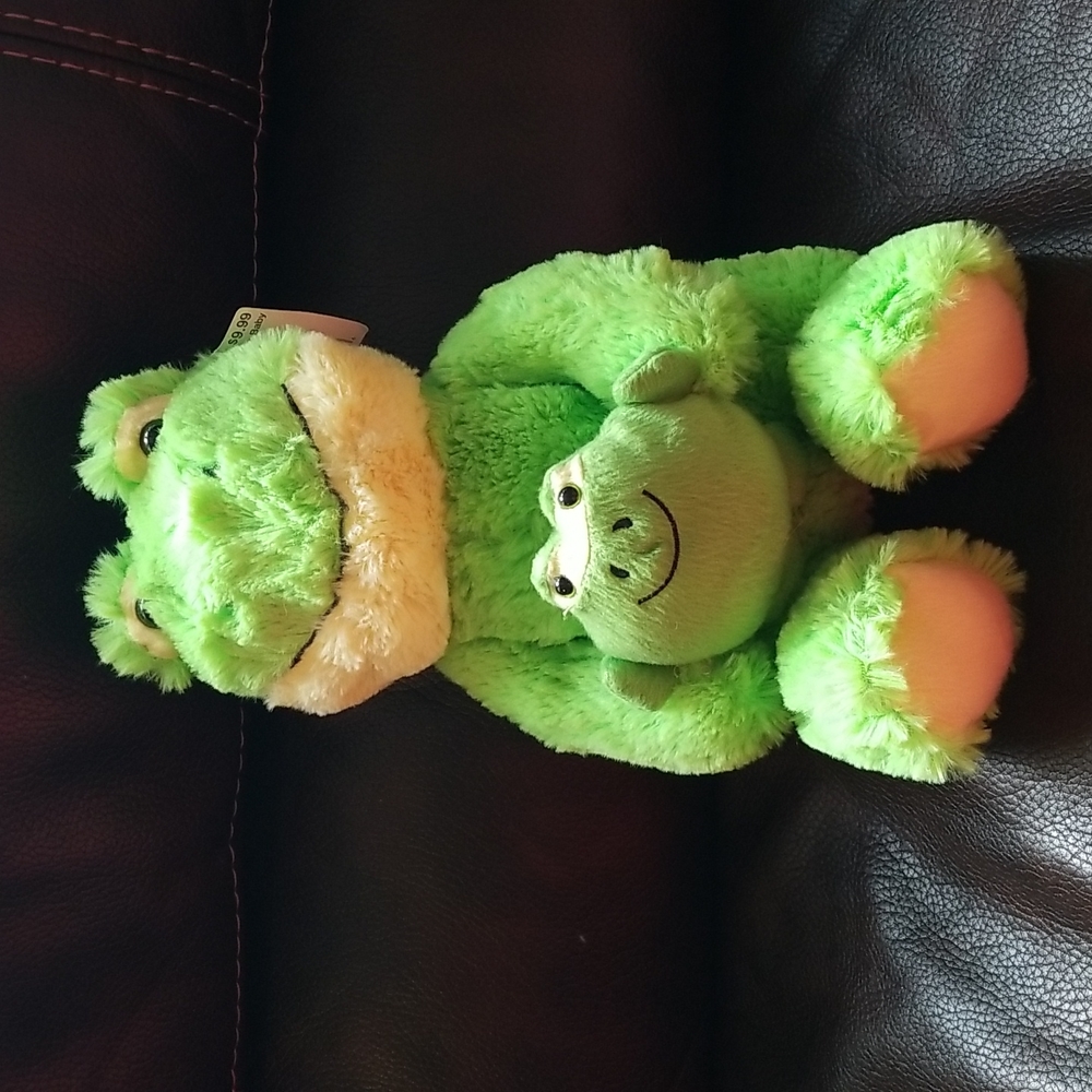 Nwt! Frog stuffed animal with baby (attached)
